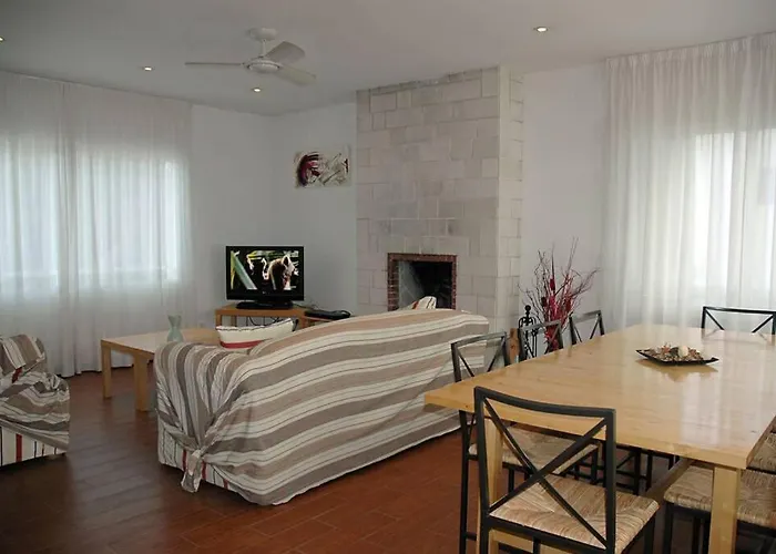 Villa With Pool, 200M From Beach
