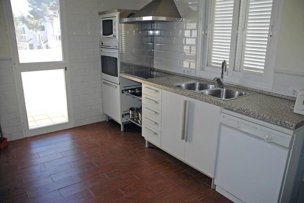 With Pool, 200m From Holiday home